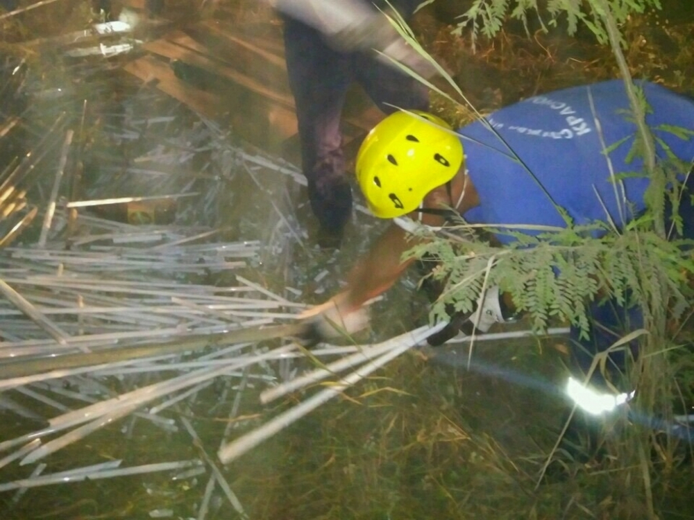 Незаконную свалку опасных ламп убрали в Краснодаре Незаконную свалку опасных ламп убрали в Краснодаре