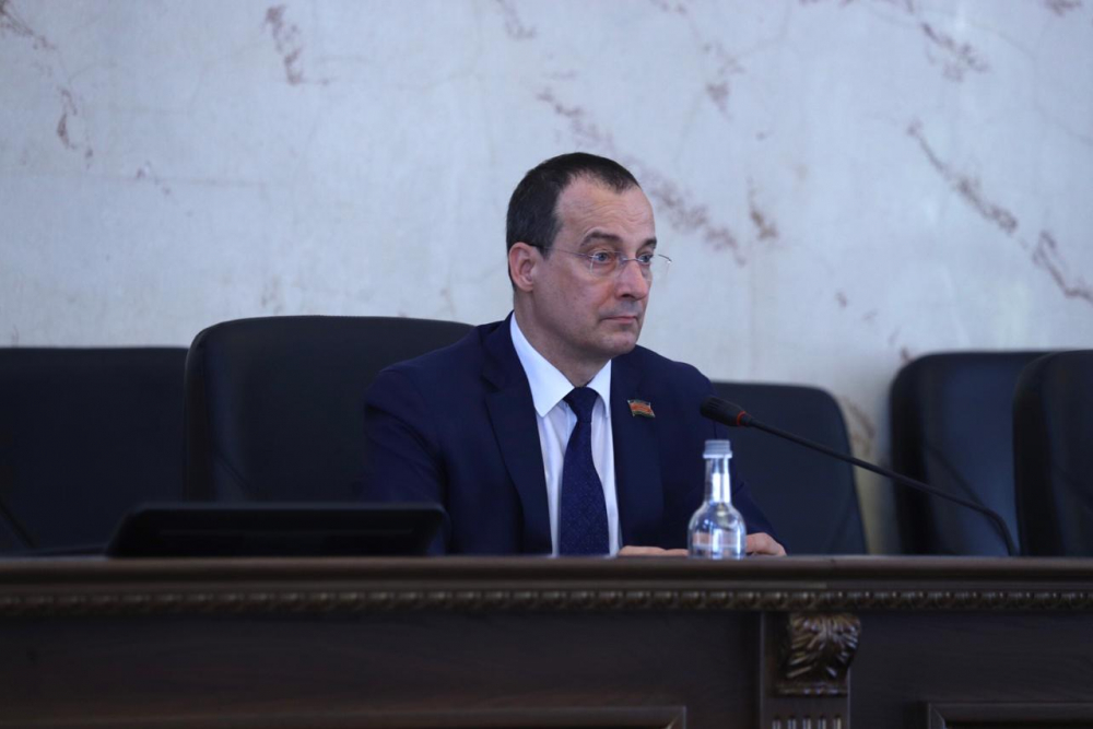 Председатель ЗСК Юрий Бурлачко подвел итоги парламентского года Председатель ЗСК Юрий Бурлачко подвел итоги парламентского года