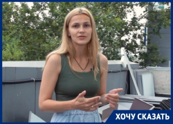 «Солнца не будет видно»: перед окнами матери двоих детей возводят стену «Солнца не будет видно»: перед окнами матери двоих детей возводят стену