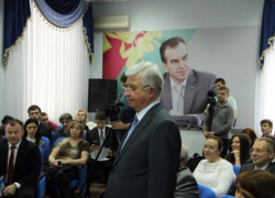 В Краснодарском крае в праймериз «Единой России» собирается участвовать 80 человек В Краснодарском крае в праймериз «Единой России» собирается участвовать 80 человек