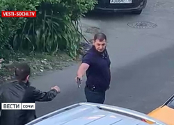 В Сочи снова стреляют: два южных "ковбоя" не поделили парковку В Сочи снова стреляют: два южных "ковбоя" не поделили парковку