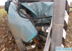 В Анапском районе автомобиль столкнулся с опорой линий электропередач В Анапском районе автомобиль столкнулся с опорой линий электропередач