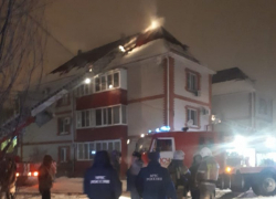 Из горящей многоэтажки в Краснодаре эвакуировали 30 человек Из горящей многоэтажки в Краснодаре эвакуировали 30 человек