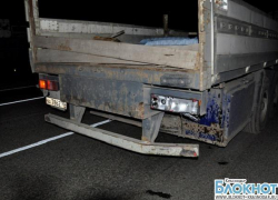В Усть-Лабинском районе мотоскутер врезался в полуприцеп грузовика В Усть-Лабинском районе мотоскутер врезался в полуприцеп грузовика