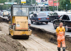 На содержание дорог Краснодара в 2017 году планируют выделить не менее 1 млрд рублей На содержание дорог Краснодара в 2017 году планируют выделить не менее 1 млрд рублей