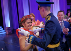 На Кубани самой красивой девушке «в погонах» подарили деньги на путешествие На Кубани самой красивой девушке «в погонах» подарили деньги на путешествие