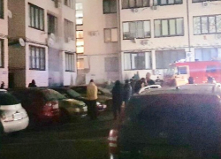 Спасатели только с третьего раза пробились к месту пожара в Музыкальном микрорайоне Краснодара Спасатели только с третьего раза пробились к месту пожара в Музыкальном микрорайоне Краснодара