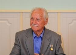 90-летний ветеран из Краснодара примет участие в Параде на Красной площади 90-летний ветеран из Краснодара примет участие в Параде на Красной площади