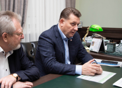 Юрий Бурлачко обсудил развитие строительной отрасли Кубани с президентом «Девелопмент-Юг» Юрий Бурлачко обсудил развитие строительной отрасли Кубани с президентом «Девелопмент-Юг»