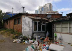 В Краснодаре до конца года снесут восемь ветхих домов В Краснодаре до конца года снесут восемь ветхих домов