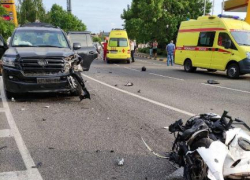 В Сочи мотоциклист погиб, врезавшись на встречной полосе в Toyota В Сочи мотоциклист погиб, врезавшись на встречной полосе в Toyota
