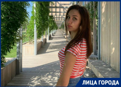 «В Краснодаре нет ничего для людей с проблемами слуха», - художница, покорившая сеть комиксами про глухих людей «В Краснодаре нет ничего для людей с проблемами слуха», - художница, покорившая сеть комиксами про глухих людей