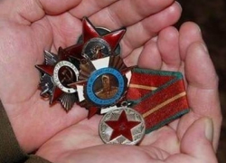 В Краснодаре женщина украла награды времен Великой Отечественной войны В Краснодаре женщина украла награды времен Великой Отечественной войны