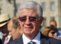 Евланов: ставлю задачу произвести сокращение в администрации на 10 процентов Евланов: ставлю задачу произвести сокращение в администрации на 10 процентов