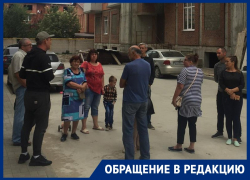 Объявили голодовку: пайщики ЖСК «Алексеевский» вышли под стены администрации Кубани Объявили голодовку: пайщики ЖСК «Алексеевский» вышли под стены администрации Кубани