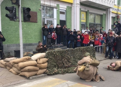 В Краснодаре провели реконструкцию боя по освобождению краевого центра В Краснодаре провели реконструкцию боя по освобождению краевого центра