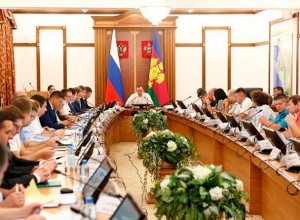 Надо решить проблемы с плотным движением по М4-Дон, - губернатор Кубани Вениамин Кондратьев Надо решить проблемы с плотным движением по М4-Дон, - губернатор Кубани Вениамин Кондратьев