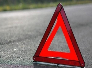 В результате опрокидывания иномарки погиб водитель и двое детей на Кубани В результате опрокидывания иномарки погиб водитель и двое детей на Кубани
