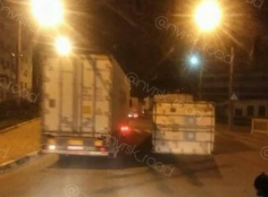 «Утром было бы веселее»: в Новороссийске с полуприцепа слетел контейнер «Утром было бы веселее»: в Новороссийске с полуприцепа слетел контейнер