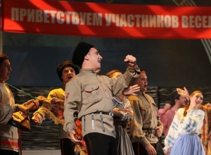Комедией «Кубанские казаки» открылся 98-й сезон Краснодарского Театра драмы Комедией «Кубанские казаки» открылся 98-й сезон Краснодарского Театра драмы