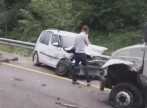 Водитель и пассажир мотоцикла пострадали в массовой аварии на Кубани Водитель и пассажир мотоцикла пострадали в массовой аварии на Кубани