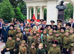 «Великий день для нашей страны»: Кондратьев и Бурлачко поздравили кубанцев с Днем Победы «Великий день для нашей страны»: Кондратьев и Бурлачко поздравили кубанцев с Днем Победы
