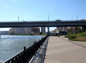 Вор и полицейский устроили заплыв на Кубани Вор и полицейский устроили заплыв на Кубани