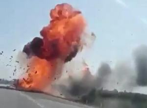 Мощный взрыв «ГАЗели» под Белореченском попал на видео Мощный взрыв «ГАЗели» под Белореченском попал на видео