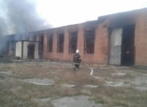 В Лабинском районе сгорел огромный склад пиломатериалов В Лабинском районе сгорел огромный склад пиломатериалов