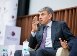 Галицкий продал акции «Магнита» иностранцам за 44 млрд рублей Галицкий продал акции «Магнита» иностранцам за 44 млрд рублей