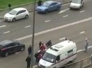 Школьница впала в кому, попав под иномарку в Краснодаре Школьница впала в кому, попав под иномарку в Краснодаре