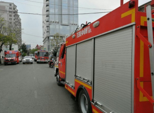 Из горевшего дома на Димитрова в Краснодаре эвакуировали 12 человек Из горевшего дома на Димитрова в Краснодаре эвакуировали 12 человек