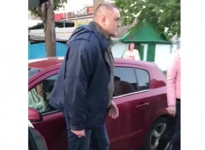 Достал нож и ударил: ДТП перешло в драку в Краснодаре Достал нож и ударил: ДТП перешло в драку в Краснодаре