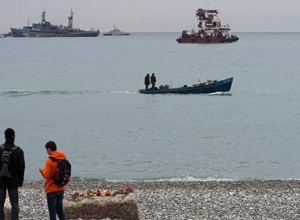 Ту-154 в Сочи уже не ищут, но выходить в море все еще запрещают Ту-154 в Сочи уже не ищут, но выходить в море все еще запрещают