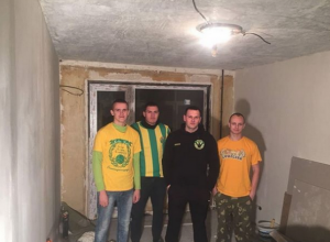 В сгоревшей квартире легенды «Кубани» поставили новые окна В сгоревшей квартире легенды «Кубани» поставили новые окна