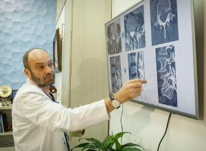 Кубанский нейрохирург получил медаль «За верность клятве Гиппократа» Кубанский нейрохирург получил медаль «За верность клятве Гиппократа»