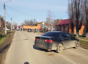 Пенсионер на велосипеде протаранил легковушку в Абинске Пенсионер на велосипеде протаранил легковушку в Абинске