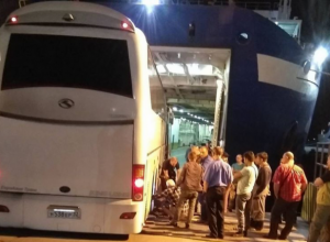 При въезде на крымский паром на Кубани застрял рейсовый автобус При въезде на крымский паром на Кубани застрял рейсовый автобус