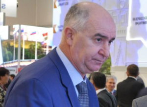 Мэр Новороссийска Игорь Дяченко грозится разогнать руководство местных электросетей Мэр Новороссийска Игорь Дяченко грозится разогнать руководство местных электросетей