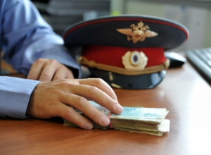 Сотрудница полиции в Брюховецком районе требовала с предпринимателя взятку 2,5 млн рублей Сотрудница полиции в Брюховецком районе требовала с предпринимателя взятку 2,5 млн рублей