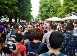 Краснодарцы организовали шествие против пенсионной реформы: их автобусами отвозят в полицию Краснодарцы организовали шествие против пенсионной реформы: их автобусами отвозят в полицию