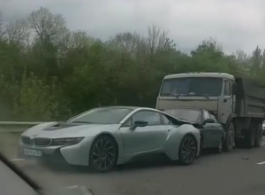 Элитный спорткар за 10 млн рублей попал в ДТП с «КамАЗом» под Абинском Элитный спорткар за 10 млн рублей попал в ДТП с «КамАЗом» под Абинском
