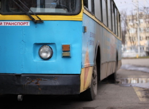 Троллейбус №16 в Краснодаре отменили из-за ушедших в отпуск водителей Троллейбус №16 в Краснодаре отменили из-за ушедших в отпуск водителей