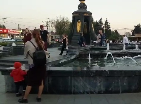 Фонтаны Краснодара запустили на сутки раньше Фонтаны Краснодара запустили на сутки раньше
