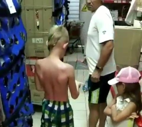 За пожароопасный «Магнит для тощих» в Анапе заступились местные жители За пожароопасный «Магнит для тощих» в Анапе заступились местные жители