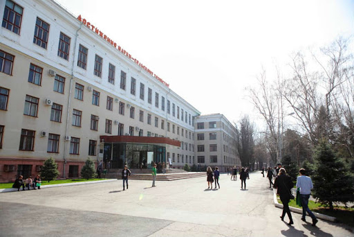 Преподаватель аграрного университета в Краснодаре попался на взятке в 120 тысяч Преподаватель аграрного университета в Краснодаре попался на взятке в 120 тысяч