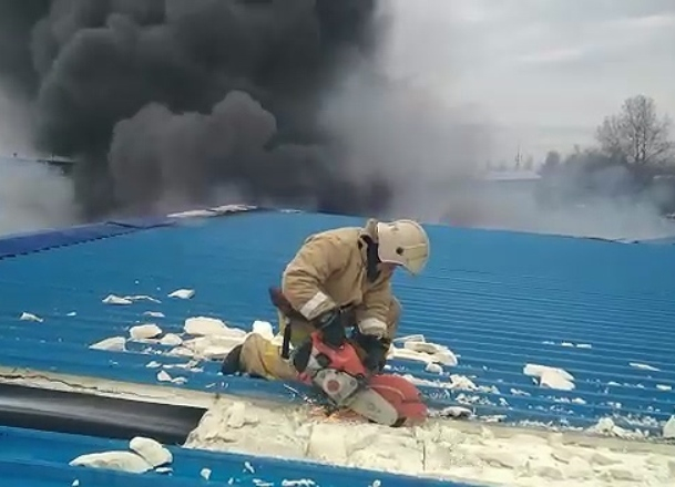Открытое горение на складе в Краснодаре ликвидировали Открытое горение на складе в Краснодаре ликвидировали