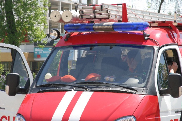 В Краснодаре при пожаре в двухэтажном доме эвакуировали 20 человек В Краснодаре при пожаре в двухэтажном доме эвакуировали 20 человек