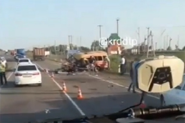 Страшное ДТП унесло жизни четырех человек на Кубани Страшное ДТП унесло жизни четырех человек на Кубани