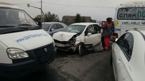 В массовой аварии в Краснодаре пострадал годовалый ребенок В массовой аварии в Краснодаре пострадал годовалый ребенок